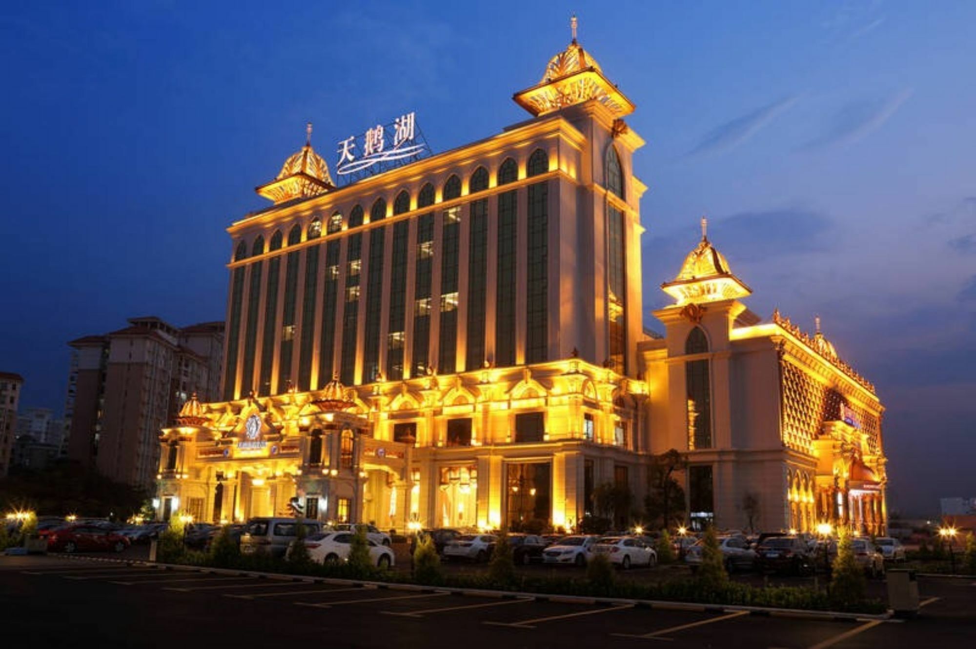 Swan Lake Recreation Hotel Фошань Экстерьер фото